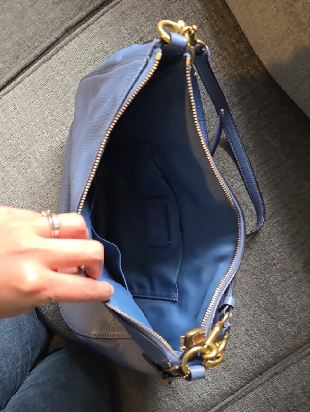 Coach Periwinkle Pebble  Leather Shoulder Bag with Gold Hardware - Picture 3 of 6